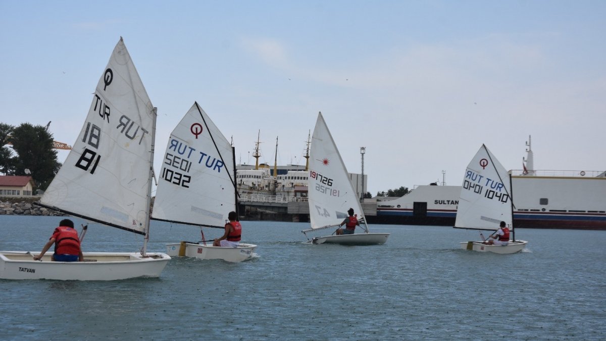 Yelkenciler, Van Gölü'nde Türkiye Şampiyonası'na hazırlanıyor