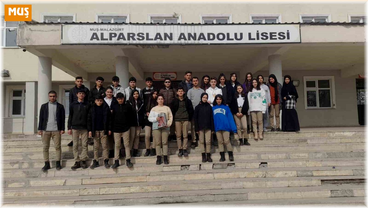 Yemek harçlıklarını birleştirip depremzedelere gönderdiler