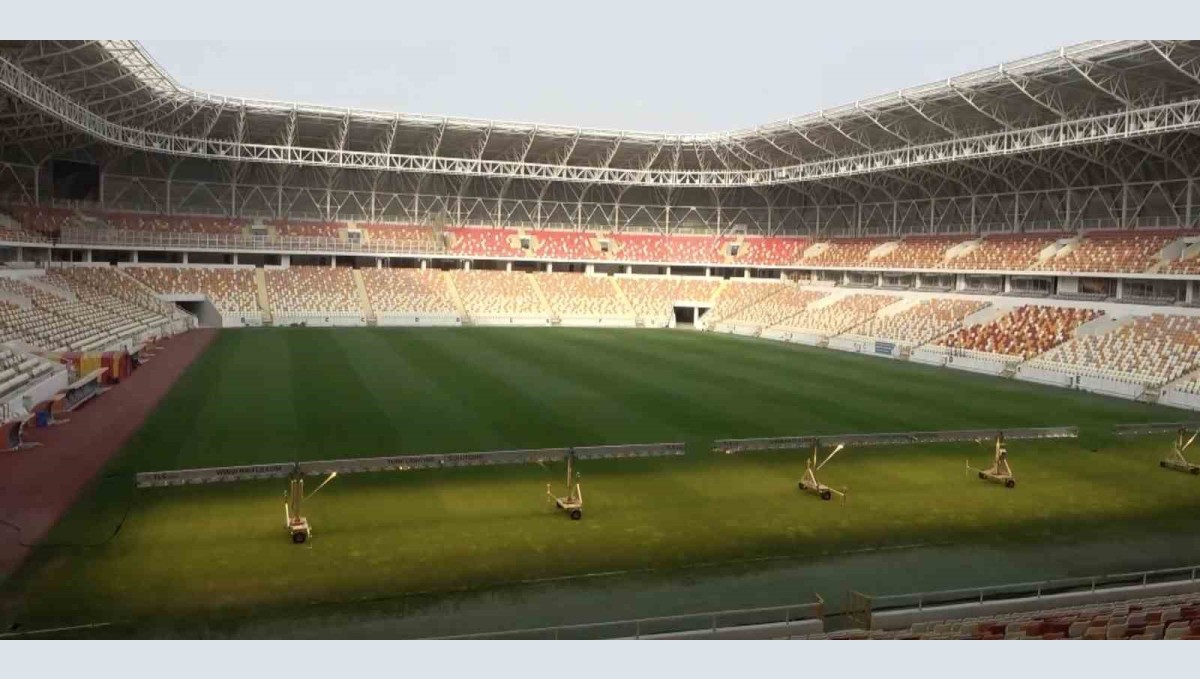 Yeni Malatyaspor'dan geriye kusursuz stat zemini kaldı