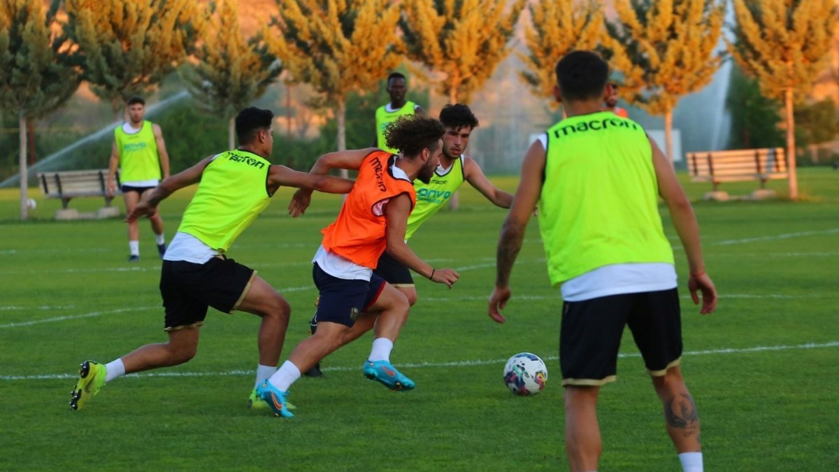 Yeni Malatyaspor, sezona eksik kadroyla hazırlanıyor