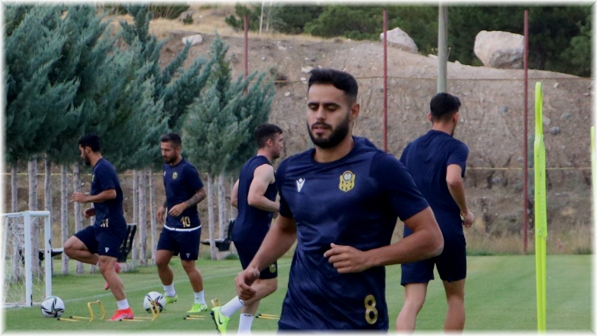 Yeni Malatyaspor’un kadrosunda 11 yabancı futbolcu bulunuyor