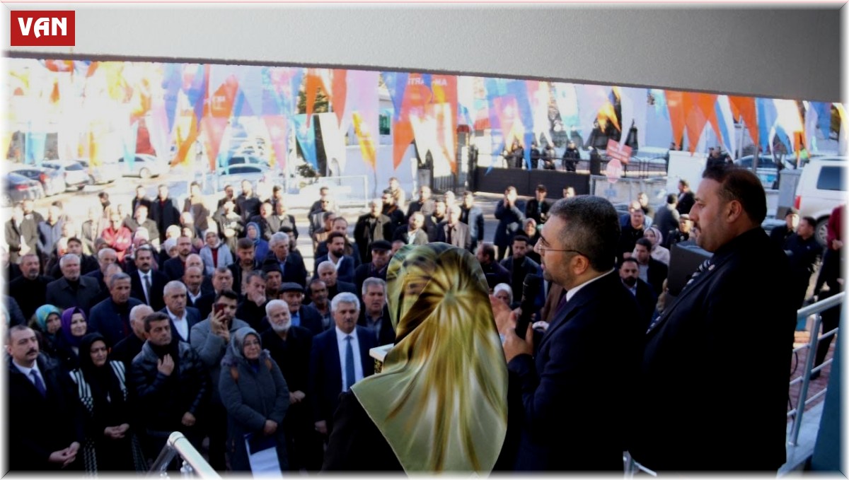 Yeniden aday gösterilen Başkan İsmail Say, Edremit'te vatandaşlarla buluştu