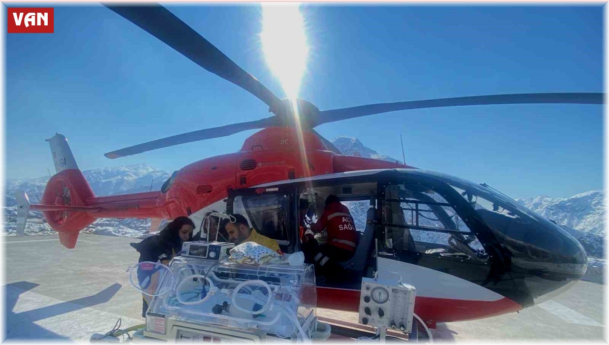 Yenidoğan bebek helikopterle Van'a sevk edildi