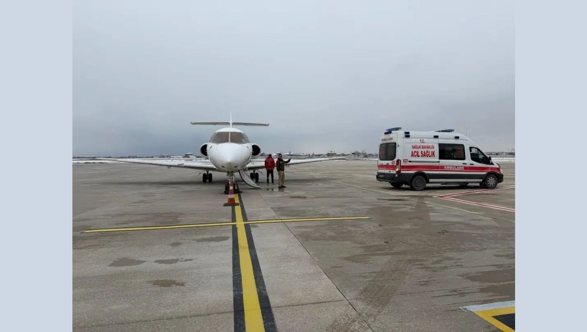 Yenidoğan bebek uçak ambulansla Konya'ya sevk edildi