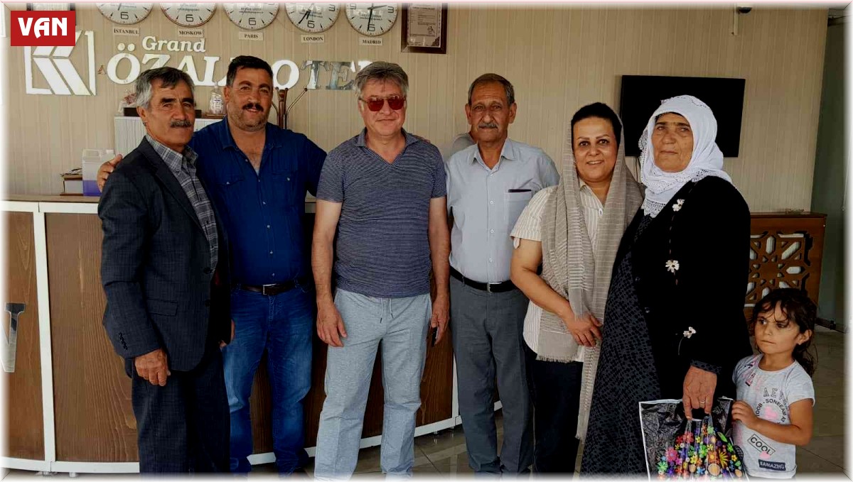 Yerde bulduğu yarım milyondan fazla parayı sahibine teslim etti