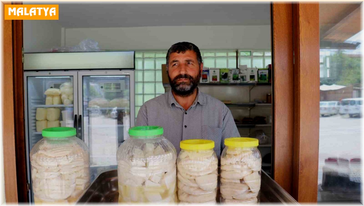 Yerli peynir tezgahlarda yerini aldı
