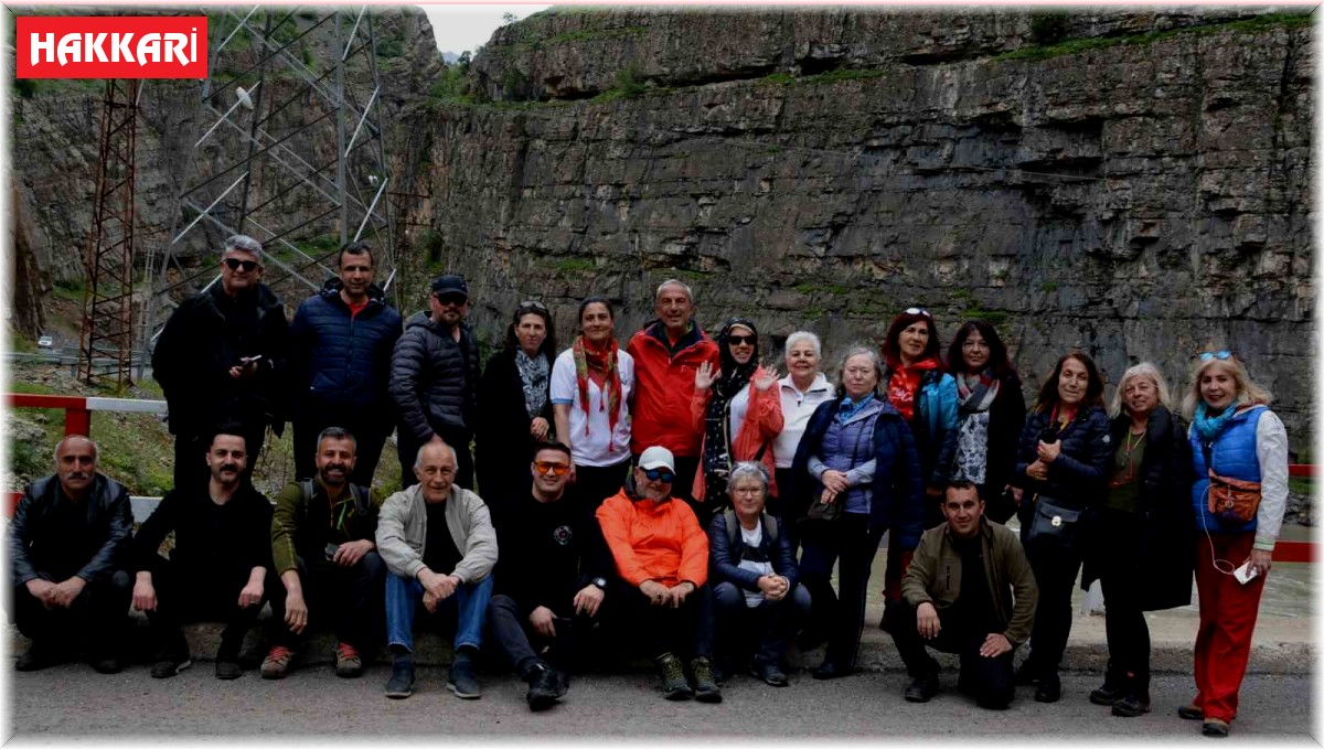 Yerli turistler Kato Dağı'nda