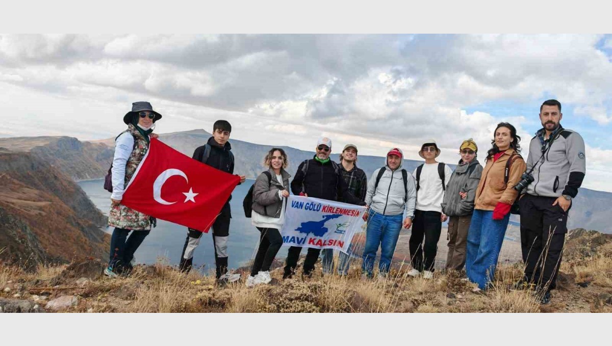 "Yeryüzü Cenneti"nde zirve tırmanışı yapıldı