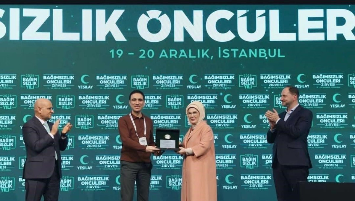 Yeşilay Erzurum Şubesi'ne anlamlı ödül