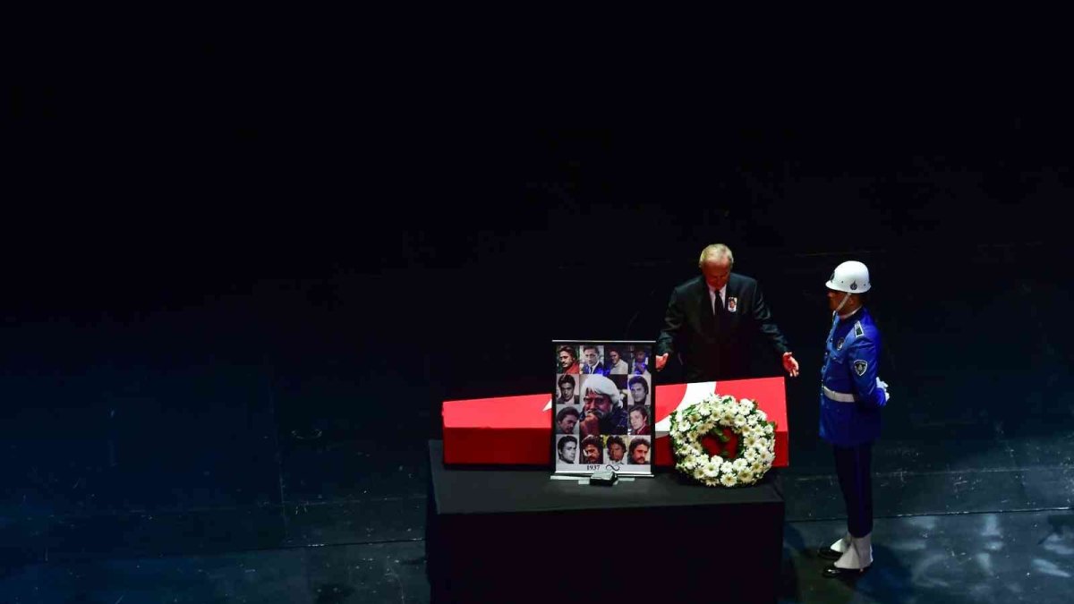 Yeşilçam'ın usta oyuncusu Cüneyt Arkın 85 yaşında hayatını kaybetti, dostları onu anlattı