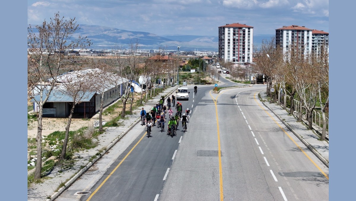 Yeşilyurt Belediyesi'nden baharın gelişine pedallı kutlama