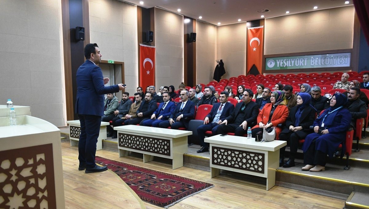 Yeşilyurt Belediyesi'nden eğitimcilere yönelik hizmet içi eğitim semineri