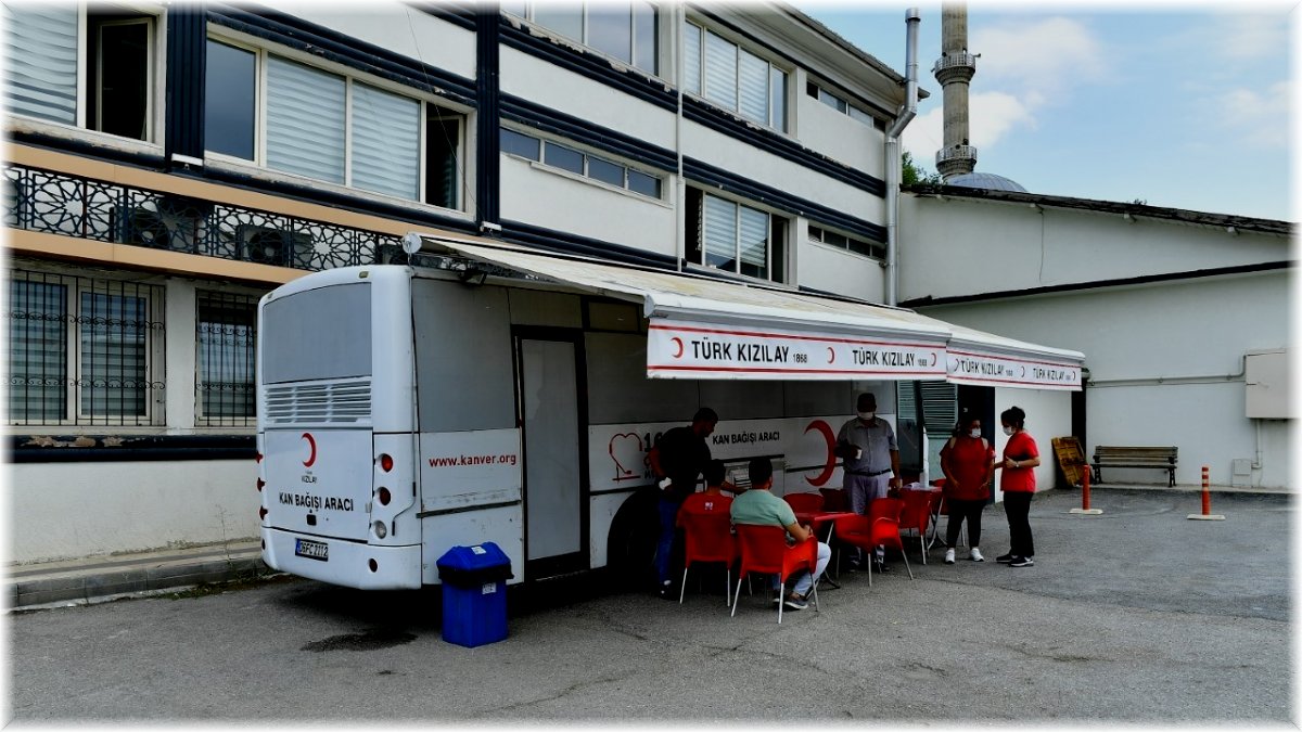 Yeşilyurt Belediyesi personellerinden kan bağışı