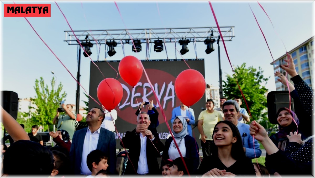 Yeşilyurt'daki sanat şenliği renkli ve coşku dolu anlara sahne oldu