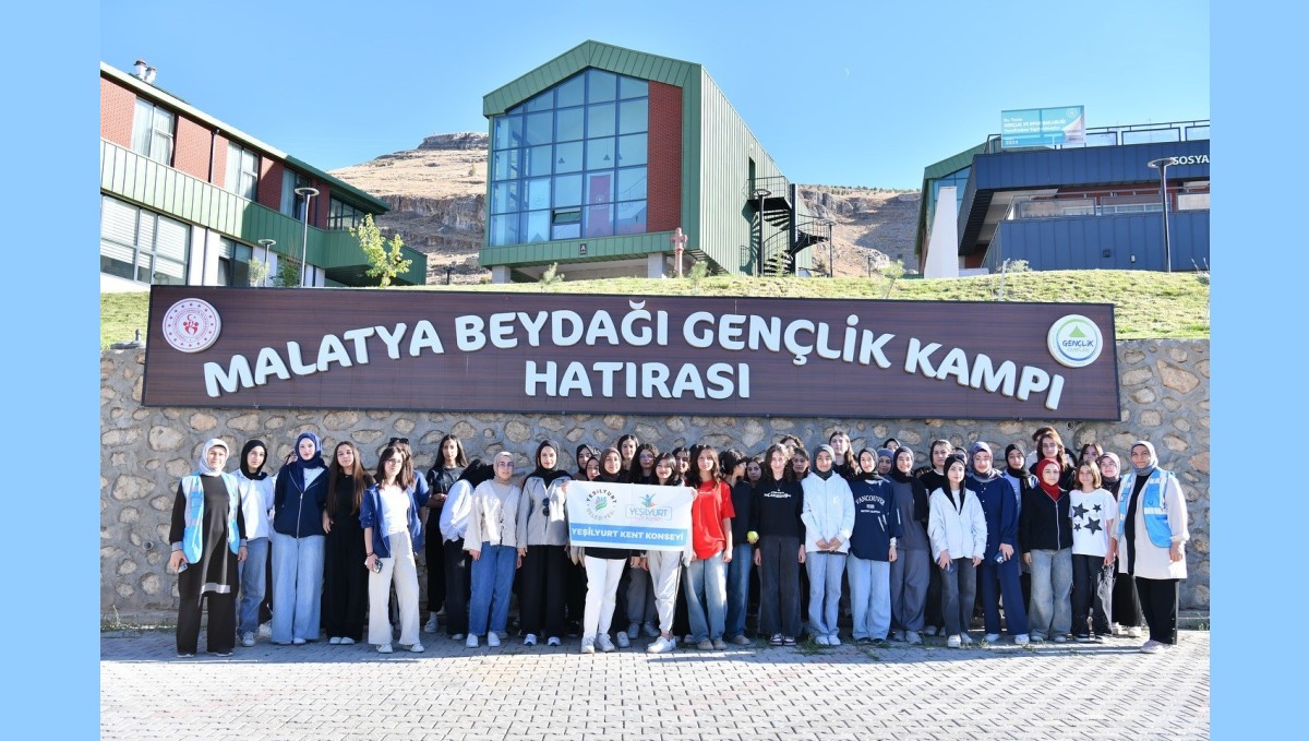 Yeşilyurt Kent Konseyi'nden gençlere kamp etkinliği