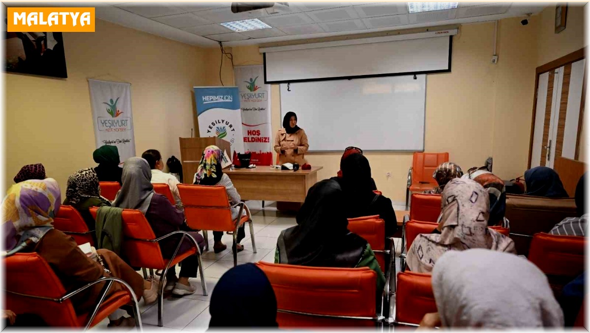 Yeşilyurt Kent Konseyinde düzenlenen seminere yoğun ilgi