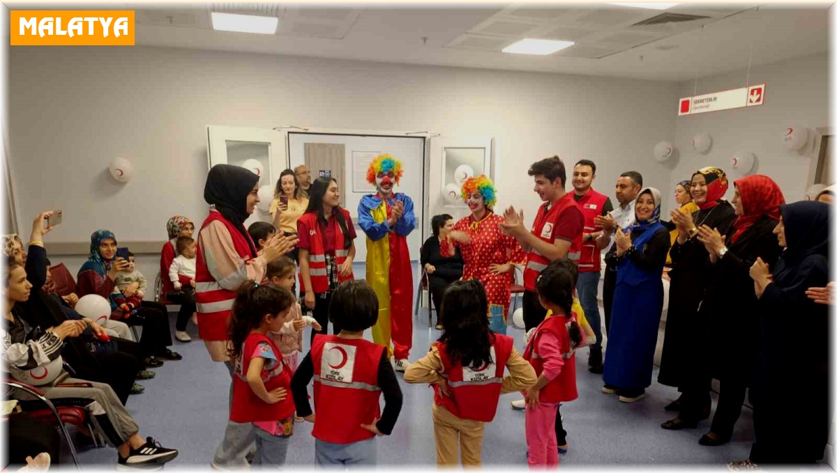 Yeşilyurt Kızılay Şubesi, Küçük misafirlere moral oldu