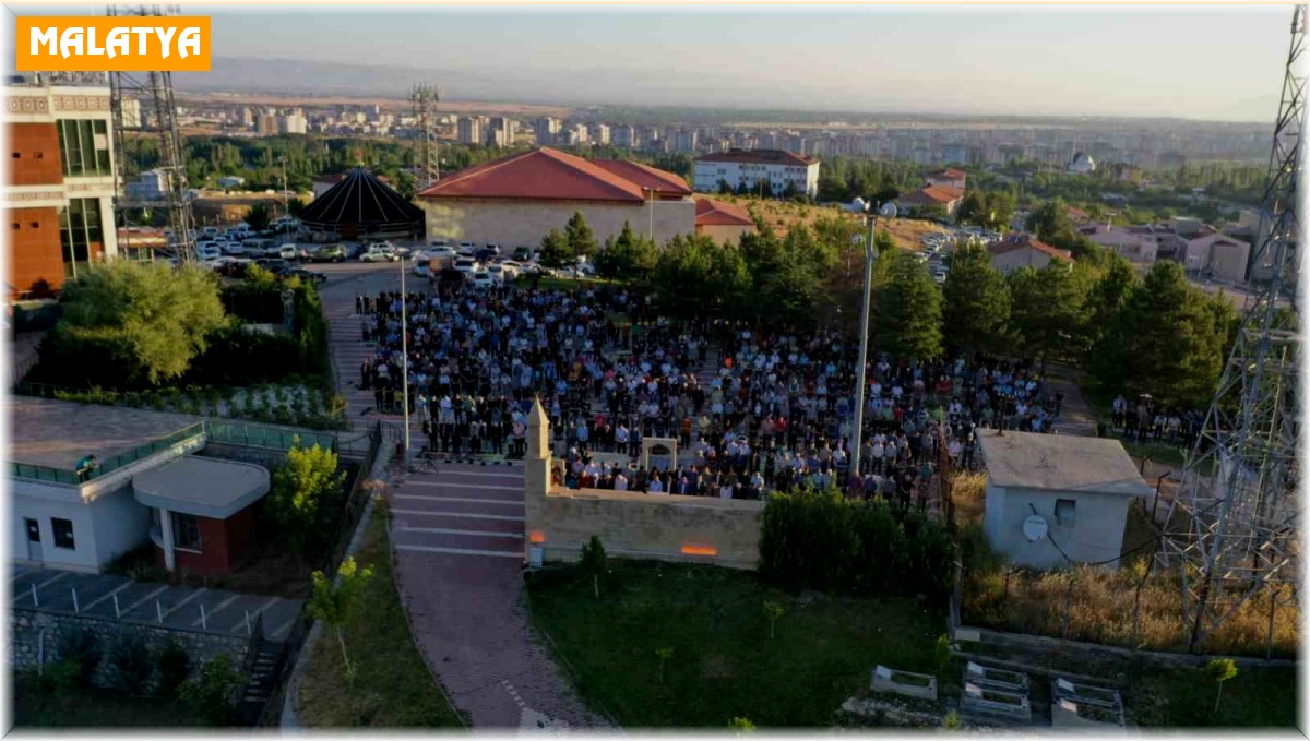 Yeşilyurt Namazgah'ta bayram namazı