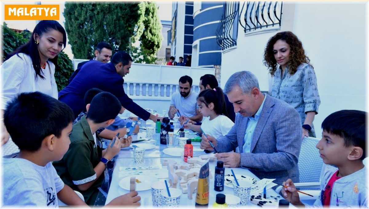 Yeşilyurt'ta ahşap boyama etkinliği