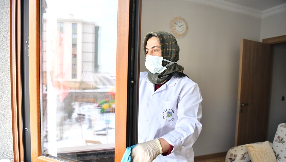 Yeşilyurt'ta büyükler baş tacı olmaya devam ediyor