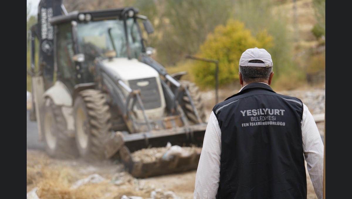 Yeşilyurt'ta kış öncesi asfalt çalışmaları hızlandı