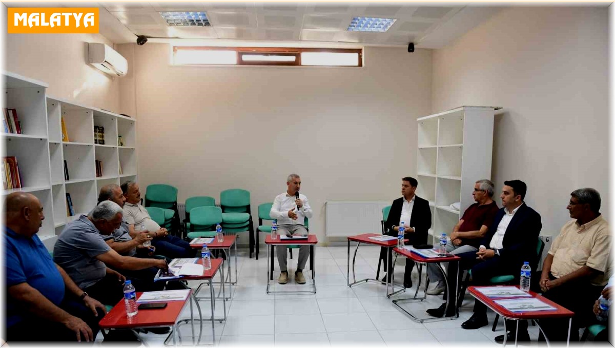 Yeşilyurt'ta muhtarlarla deprem toplantısı