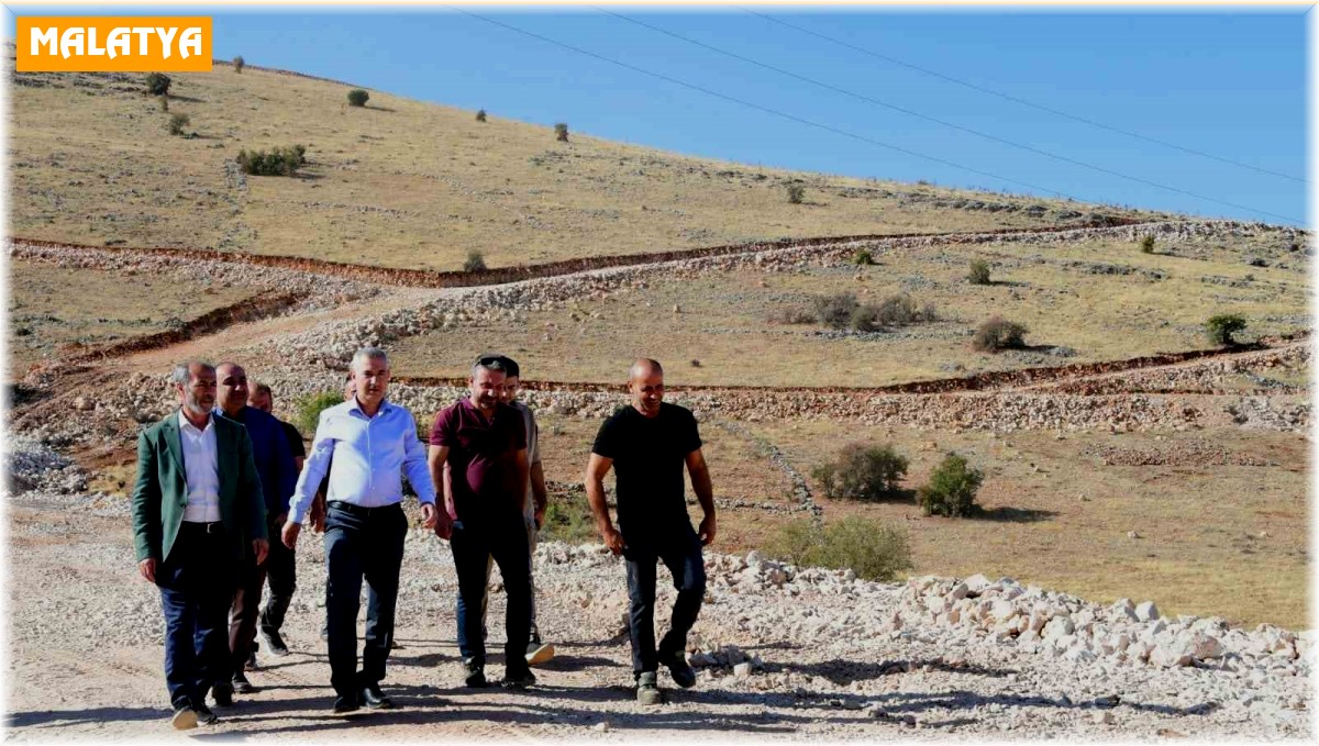 Yeşilyurt'ta Tecde'nin ulaşım ağına yeni yollar ekleniyor