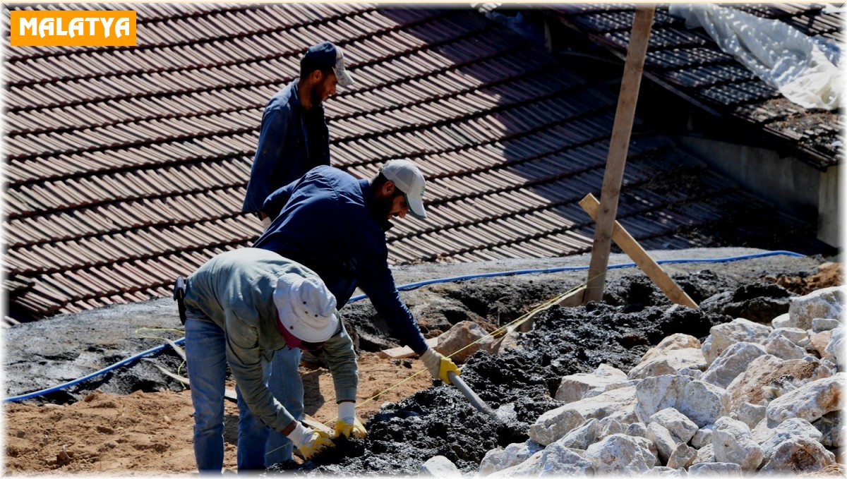 Yeşilyurt'ta yollar daha güvenli hale getiriliyor