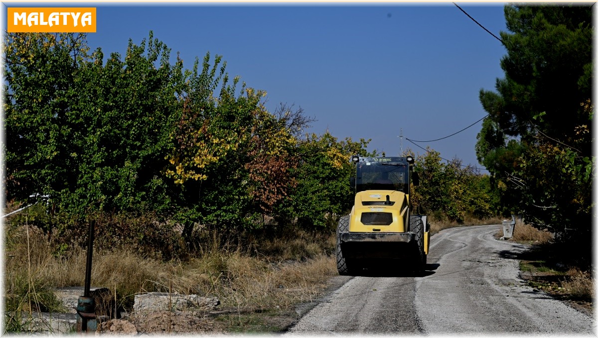 Yeşilyurt'ta yollar yenileniyor