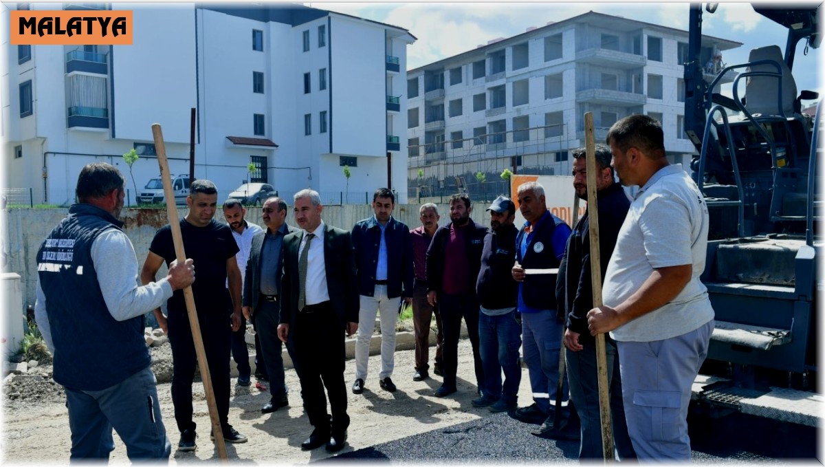 Yeşilyurt'ta yollar yenileniyor