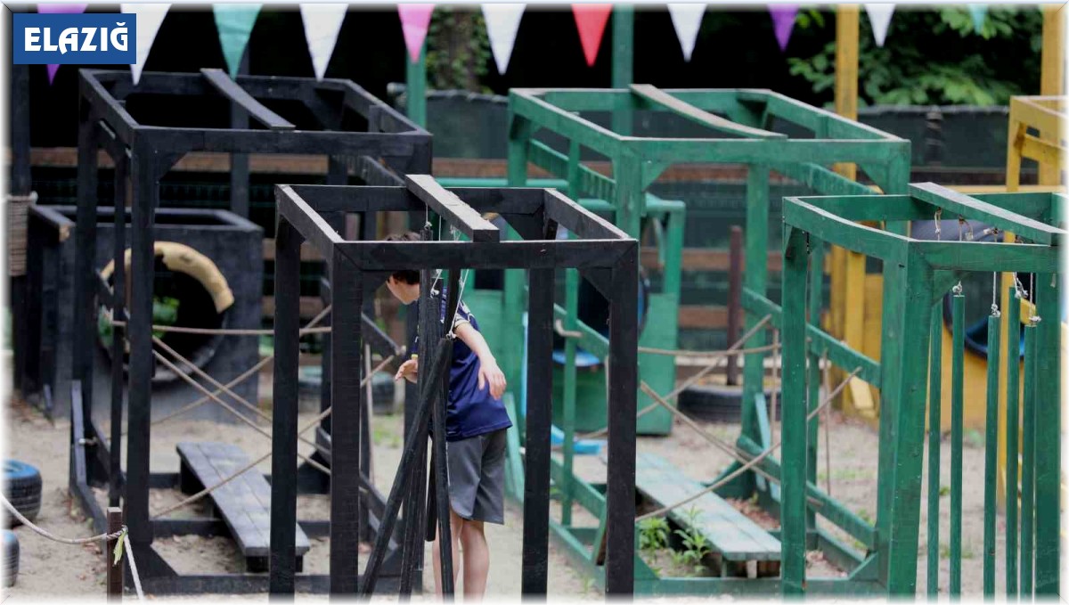 Yetim çocuklar karne şenliğinde buluştu