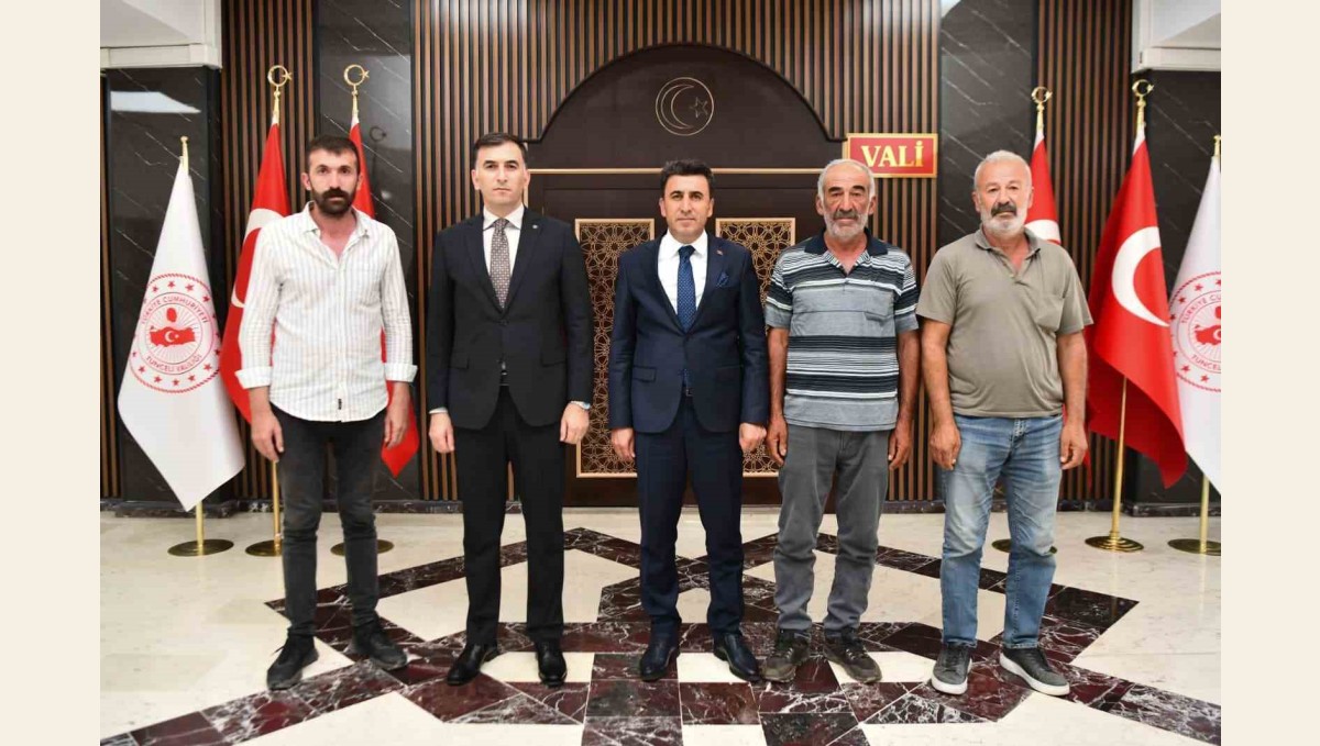 Yıldırım düşmesi sonucu 216 hayvanını kaybeden üreticilerin zararı karşılanıyor