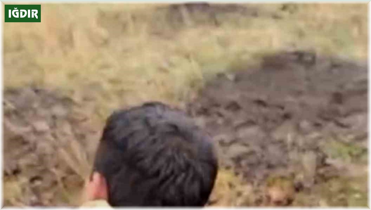 Yıldırımın çarpan çocuklarını toprağa gömerek kurtardılar