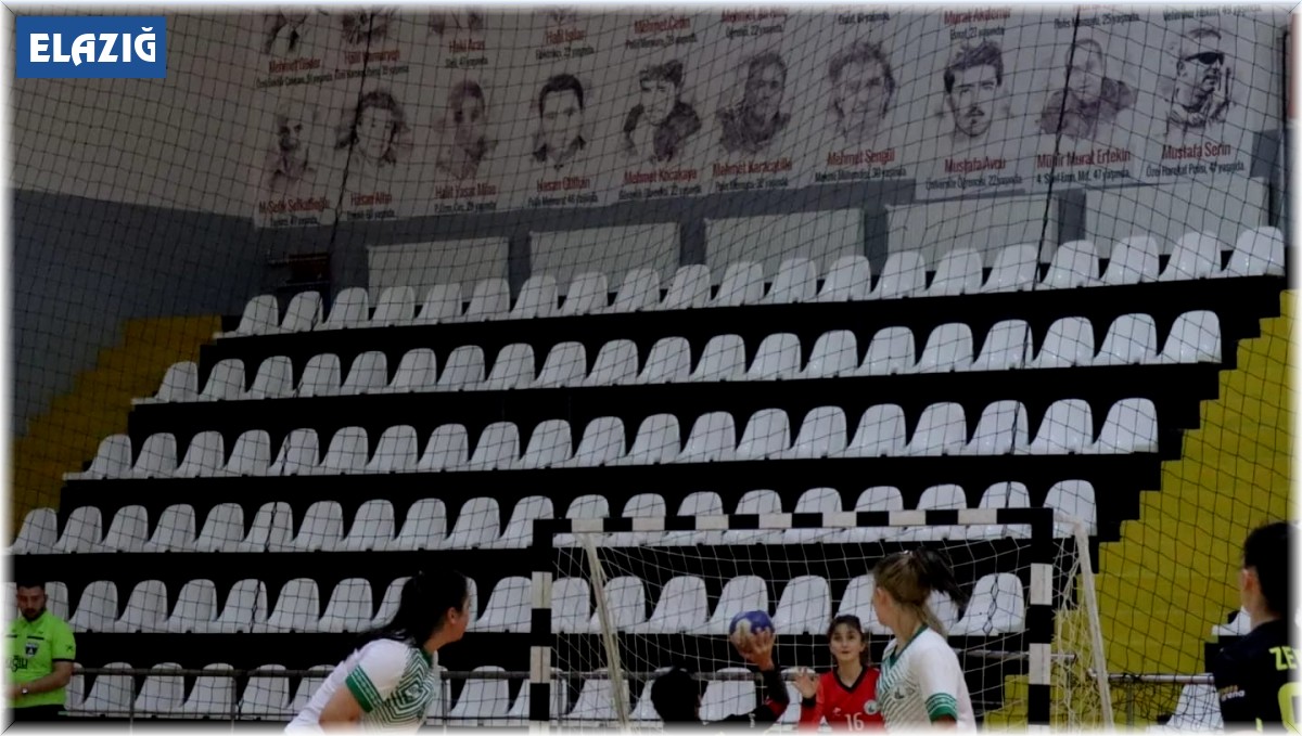 Yıldız Kızlar hentbol yarı final hentbol müsabakaları Elazığ'da başladı