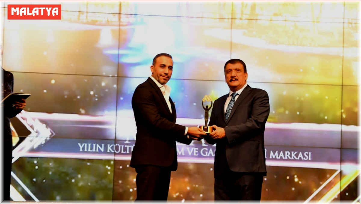 Yılın 'en'lerinde Başkan Gürkan'a iki ödül birden