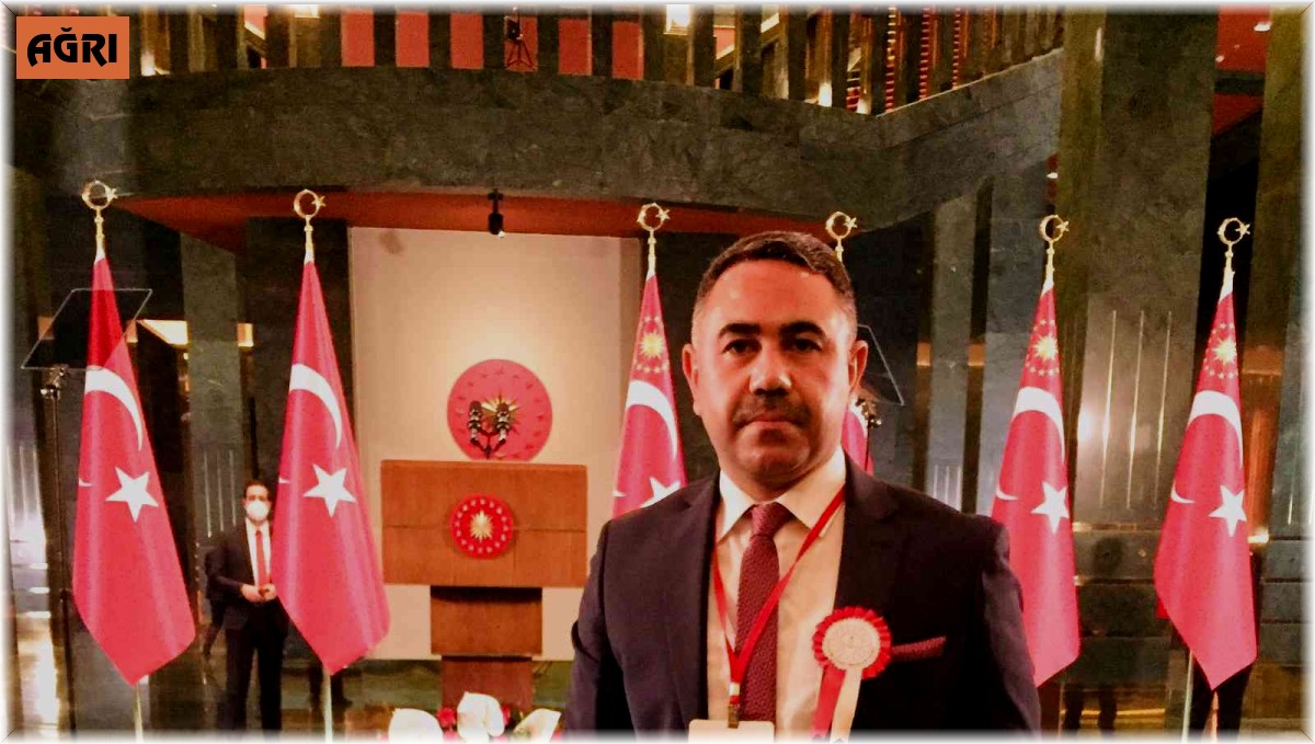 Yılın Öğretmeni seçilen Taştan, Cumhurbaşkanı ile bir araya geldi