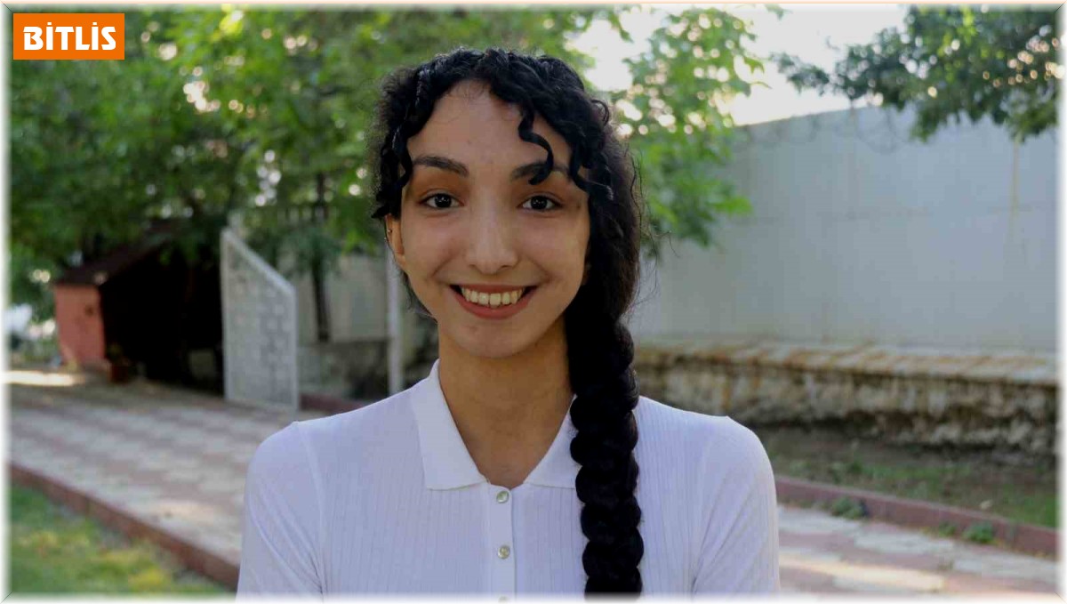 YKS'de Türkiye 138'ncisi Bitlis'ten Elif Melike Çağatay oldu