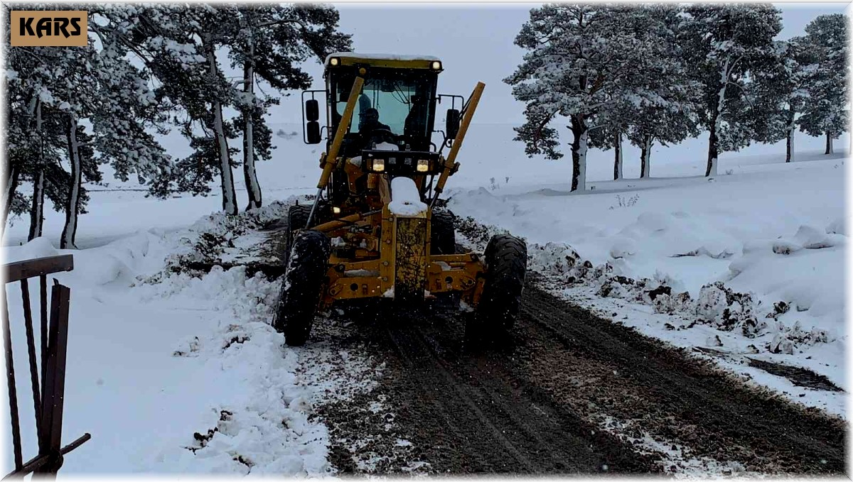 Yoğun kar yağışının ardından 'Orman kahramanları' karla mücadelede de vatandaşın hizmetinde