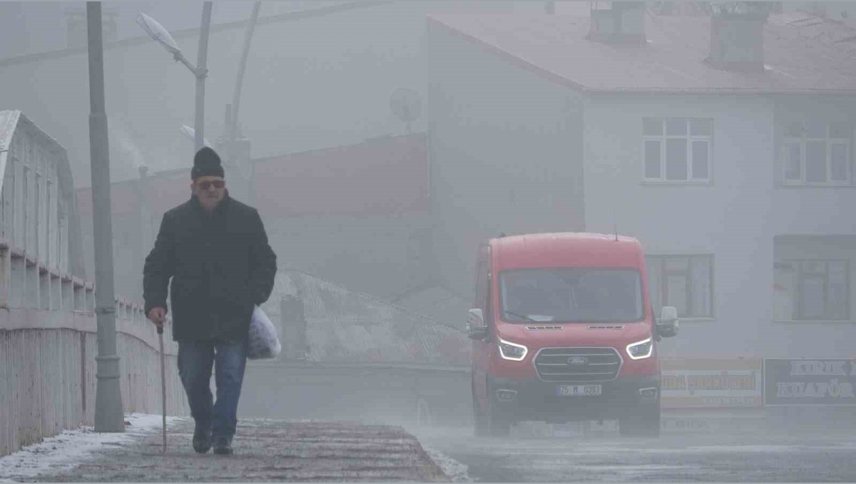 Yoğun sis sonrası kent adeta kayboldu
