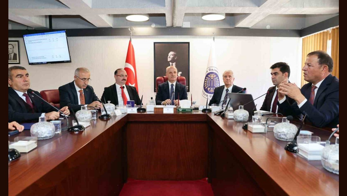 YÖK Başkanı Prof. Dr. Erol Özvar, Atatürk Üniversitesi Senato toplantısına katıldı