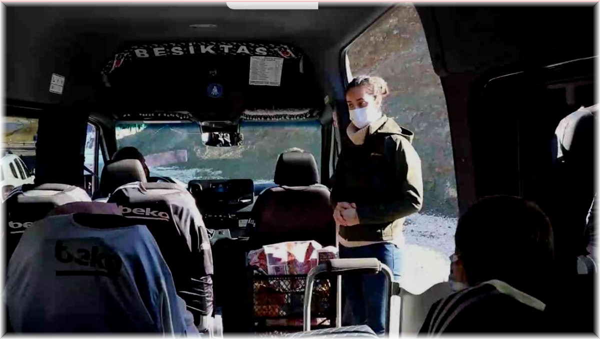 Yolcu kılığına giren jandarma ekipleri, minibüs ve otobüslerde denetim yaptı