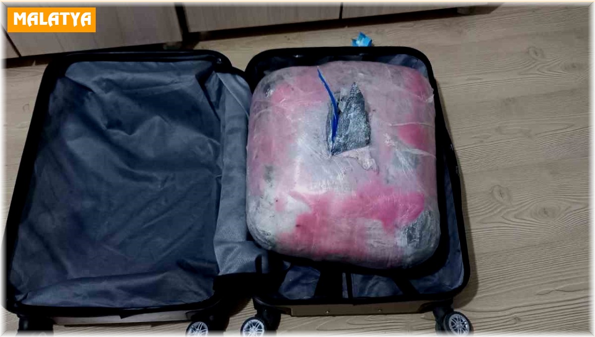 Yolcu otobüsünde 12 kilo 408 gram esrar ele geçirildi