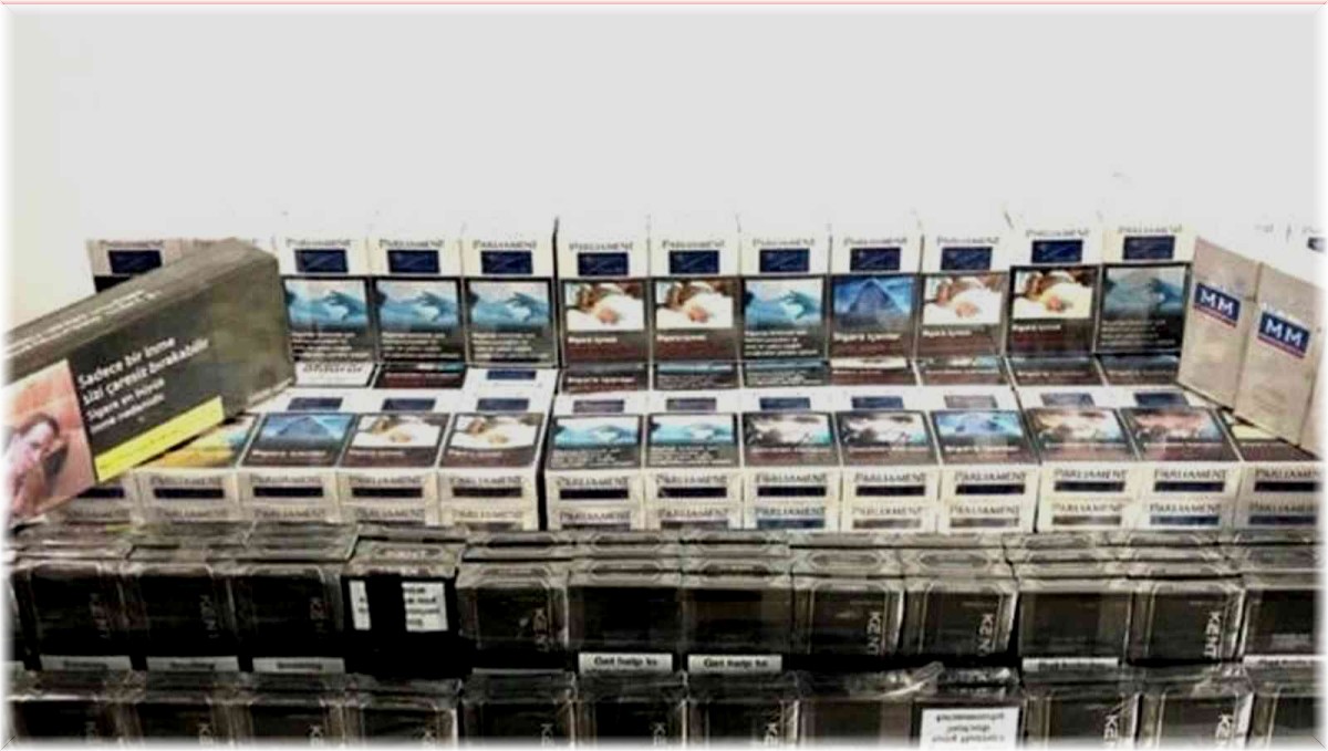 Yolcu valizinden kaçak sigara çıktı