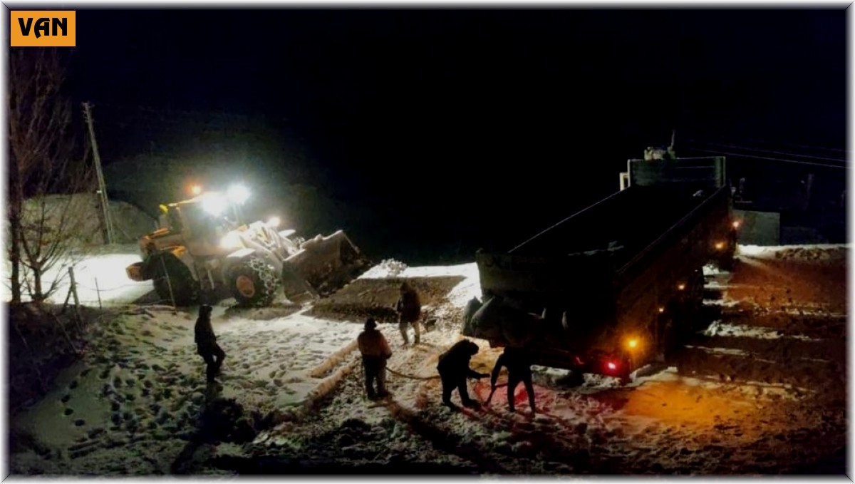 Yolda kalan araçların imdadına büyükşehir belediyesi yetişti