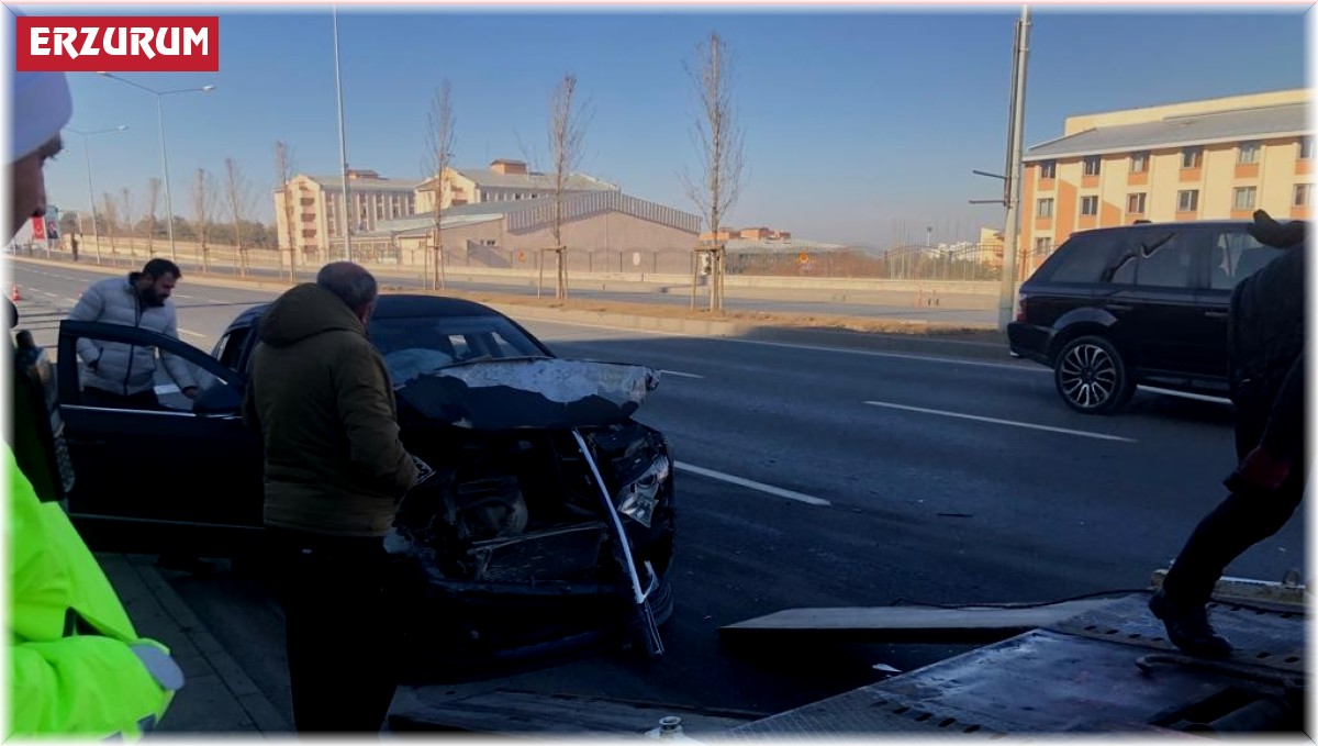 Yolda oluşan buzlanma kazaya neden oldu bir çocuk yaralandı