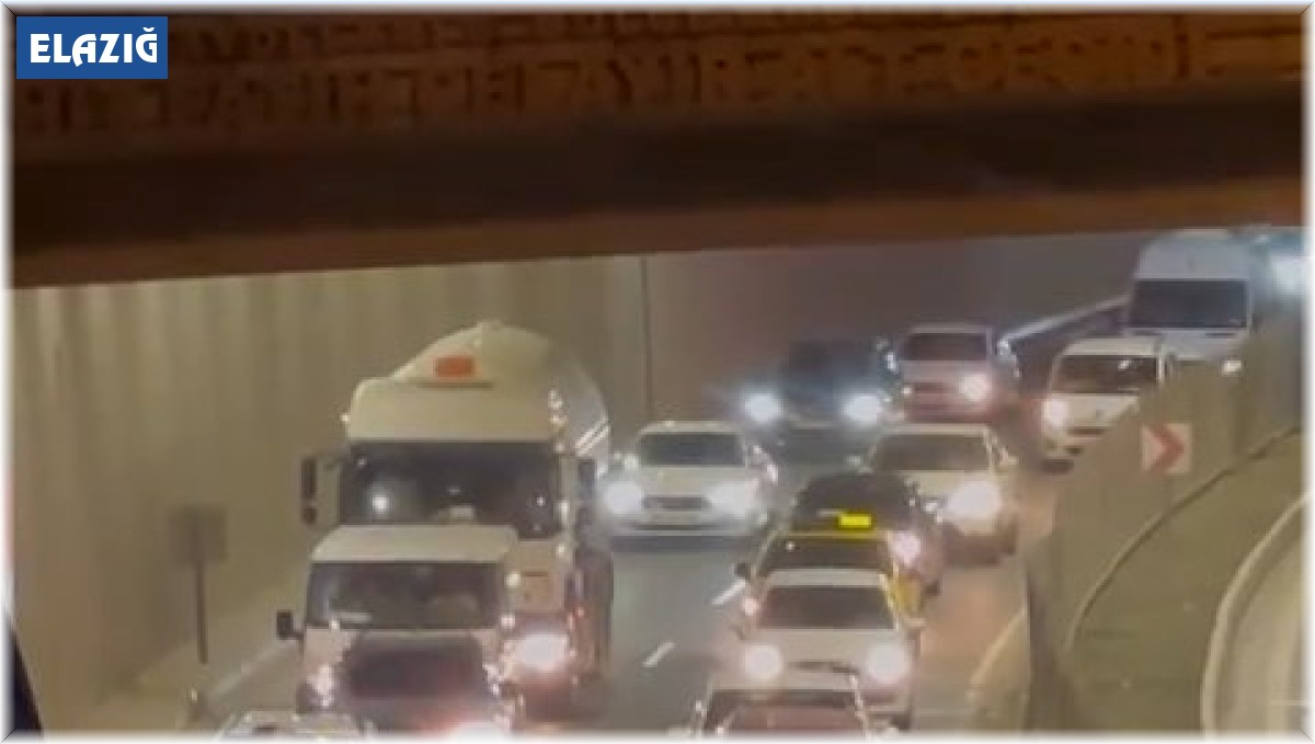 Yolu kapatıp eğlence yapmışlardı: 8 araca ceza kesildi