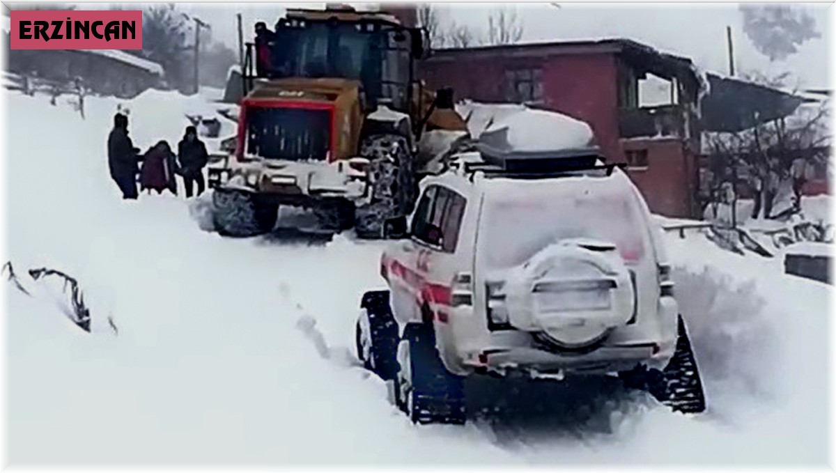 Yolu kardan kapanan köydeki hasta kurtarıldı