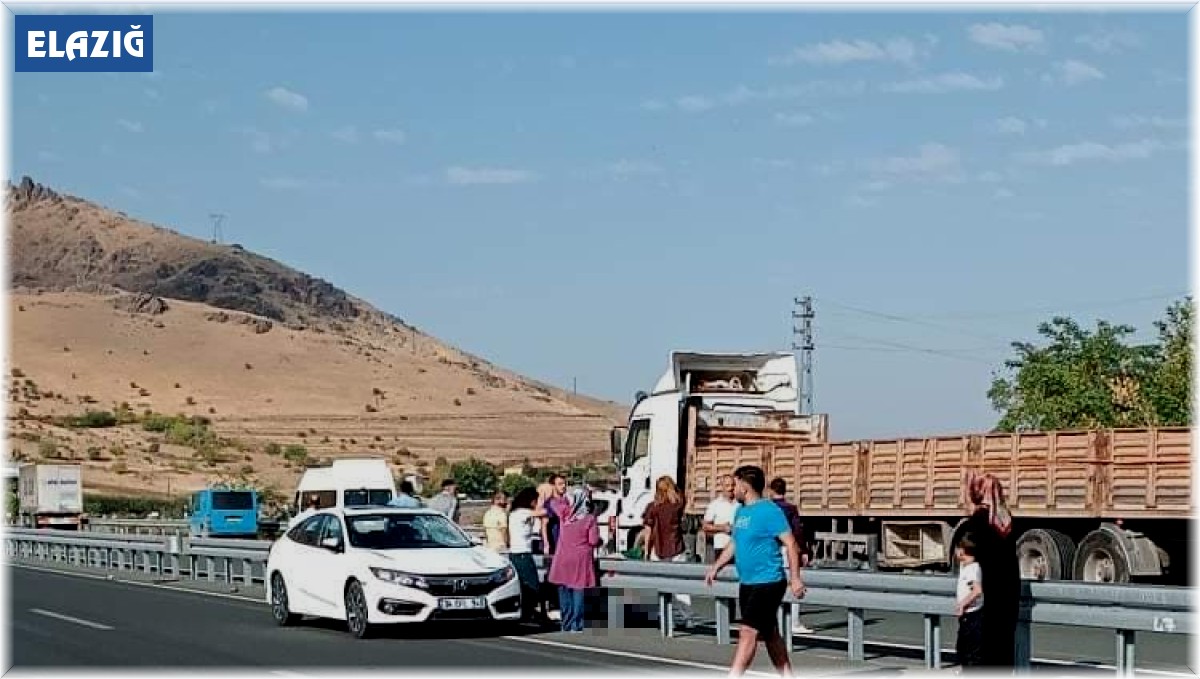 Yolun karşısına geçerken aracın çarptığı adam hayatını kaybetti