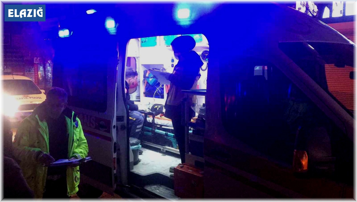 Yolun karşısına geçmek isteyen çocuğa araç çarptı