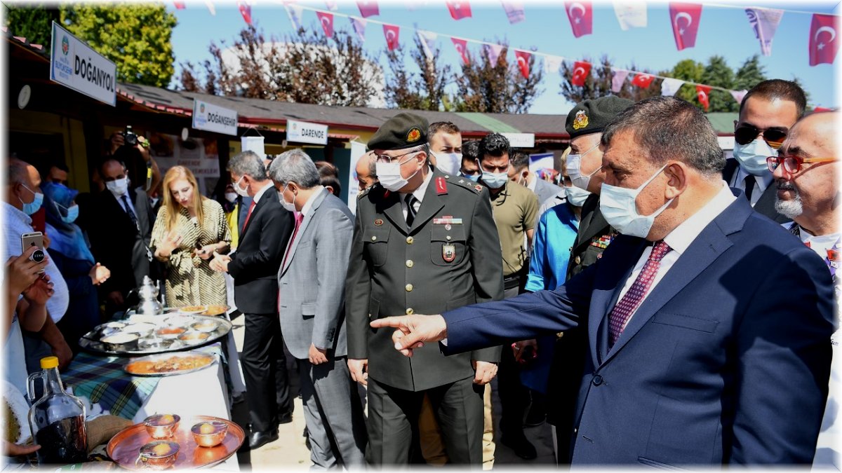 Yöresel yemek ve ürünler sergilendi